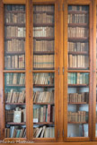 Musée de Sault. <br> La bibliothèque du musée est riche d’environ 2500 ouvrages parmi lesquels un parchemin daté du 3eme siècle, l’encyclopédie complète de Diderot et de D’Alembert et un livre d’or signé par Victor Hugo, Lamartine, Frédéric Mistral.