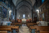 <center>Notre-Dame-de-Valvert.</center>L'église comporte une nef unique de trois travées et une courte travée de chœur légèrement plus basse, terminée par une abside en hémicycle. Le sol est recouvert d'un plancher.