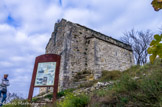 <center>Chapelle Sainte-Agathe.</center>La chapelle Sainte-Agathe et la tour du château comtal, outre quelques pans de murs restants, sont les seuls témoins de ce château qui demeurent encore.