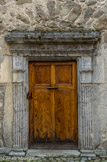 Suite aux diverses incursions dont est victime la ville de Colmars au 14e siècle, une nouvelle église est reconstruite en 1530 par Mathieu d'Anvers, sculpteur et architecte flamand. La porte est de la façade nord porte deux inscriptions attestant de ces dates et attribution (il s'agit d'une porte de l'ancien édifice en remploi dans la paroissiale actuelle).