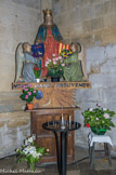 <center>Notre Dame du Bourguet</center> Cette statue représente la Vierge Marie sous le vocable de Notre Dame de Provence, c'est sous ce titre que les chrétiens de Forcalquier l'invoquent depuis 1875. Les deux écussons qu'elle tient sont ceux de la Provence et de Forcalquier