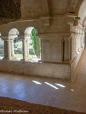 <center>Abbaye Notre-Dame de Ganagobie.</center> Le cloître roman.
