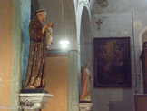 <center>Lurs.</center>L’église paroissiale de l’Invention de la Sainte-Croix. Au fond, toile représentant 