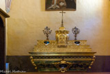 <center>La chapelle Saint-Marcel. </center> Autel de la chapelle latérale nord en bois : doré. 18e siècle. Cet autel contient des reliques de Saint Vital et de Saint Urbain.