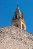 <center>Couvent des dominicains</center> L'église des Dominicains, couvent fondé en 1248 par Béatrix de Savoie, est très marquée par l'architecture cistercienne : ample chevet plat à trois baies ébrasées ; nervures d'ogives retombant sur des culots bourguignons.