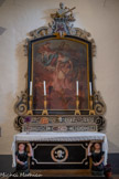 <center>Thorame Basse.</center>L'ensemble de l'autel des Ames du purgatoire a été réalisé entre 1745 et 1749. L'ensemble est en bois peint essentiellement bichrome : noir et blanc, couleurs du deuil, s'accordant avec la thématique de l'autel dédié aux Âmes du purgatoire, tout comme le registre iconographique. L'autel tombeau est de plan rectangulaire, la table repose en partie sur deux atlantes en ronde bosse. Les deux gradins d'autel sont ornés d'un décor rapporté et surmontés d'un retable à ailerons.
