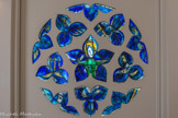 <center>La Rose bleue</center>Œuvre exécutée par l'atelier Simon-Marq, Reims ; vitrail d’étude pour la rosace du déambulatoire de la cathédrale de Metz, daté et signé en 1964.
11 éléments de vitrail en verre et plomb formant une rosace
Paris. Centre national des arts plastiques En dépôt au musée national Marc Chagall, Nice Achat à l’artiste, 1964.