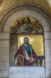 <center>Jardin Hanbury</center> La villa Orengo ou le Palais. Sous le portique d'accès on peut admirer la mosaïque datée et signée (Salviati -1888) qui représente Marco Polo.