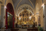 Saint-Sauveur-sur-Tinée <br>Eglise Saint-Michel Archange. A l'Est (à gauche) de la travée de chœur l'ancienne chapelle Saint-Joseph aujourd'hui fermée par une grille de fer forgé et transformée en sacristie. Cette construction, en son état actuel, semble contemporaine de l'agrandissement de la nef (XVIIe s.)