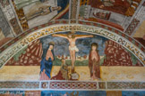 <center>Chapelle saint Sébastien à Roubion. </center> Les trois panneaux sont surmontés par la crucifixion du Christ.