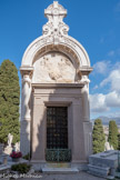 <center>Le cimetière </center>Chapelle Tarani. Des messes y étaient célébrées anciennement...