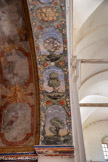 Chapelle des Trinitaires <br> Chapelle Notre Dame de la Conception. De bas en haut : platane, olivier, roses.