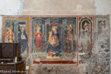 Saint-Dalmas-le-Selvage <br> La chapelle Sainte-Marguerite des Pénitents blancs. Les peintures murales du XVe siècle, retrouvées en 1996, qui étaient dissimulées derrière un retable, représentent saint Sébastien, saint Pierre de Vérone, sainte Marguerite, la Vierge à l’Enfant, saint Louis d’Anjou et saint Erige bénissant.