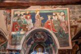 Auron. Chapelle Saint Erige dite d'Ariez <br> Au-dessus une Marie Madeleine prêchant aux Marseillais, hommes à gauche et femmes à droite. Elle semble énumérer les raisons d’être un bon chrétien. Remarquer les vêtements et les coiffures de l’époque (XVe siècle) et la femme endormie ( à droite, au deuxième rang).