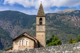 <center>Eglise Saint-Jacques-le-Majeur.</center>Elle possède un clocher de style roman tardif surmonté d'une pyramide, daté de 1532.