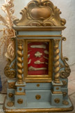 <center>Cathédrale Notre-Dame de la Nativité</center>Reliquaire: En forme de vitrine baroque laquée bleu à ornementations dorées, contenant 12 reliques.. En particulier, au centre, St Lambert, st Véran, ste Félicis, Sainte Fortunate. XIXe