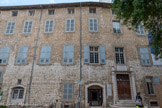 <center>Vence</center>Le musée est un haut lieu d'art et un rendez-vous obligé des escapades culturelles en Côte d’Azur. Il est situé au Château de Villeneuve / Fondation Emile Hugues. Construit au XVIIe siècle et attenant à la tour de garde du XIIIe siècle, il fut longtemps la demeure des Seigneurs de Villeneuve.