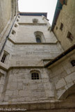 <center>La Sainte-Chapelle de Chambéry.</center> Yolande de France (1434-1478), épouse du duc Amédée IX et sœur de Louis XI, fera entreprendre la construction du clocher. Les  travaux, confiés au maître-maçon Blaise Neyrand,    originaire de Saint-Pourçain-sur-Sioule, commencent  en  1466 et se  prolongent jusque  dans les années 1470. La flèche fut abbattue par Albitte, le 