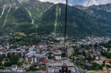 <center>De Chamonix (altitude 1035 m) au Plan de l'Aiguille (altitude 2317 m).</center>Chamonix.