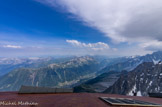 <center>Du Plan de l'Aiguille (altitude 2317 m) à l'Aiguille du Midi (altitude 3777 m).</center>Vallée de Chamonix.