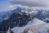 <center>Aiguille du Midi </center>Aiguille du Plan et arrivée de la montée de la Mer de Glace.