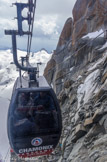 <center>De l'Aiguille du Midi (altitude 3777 m) à la Pointe Helbronner (altitude 3466 m).</center>