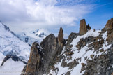 <center>De l'Aiguille du Midi (altitude 3777 m) à la Pointe Helbronner (altitude 3466 m).</center>Mont Blanc.