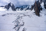 <center>De l'Aiguille du Midi (altitude 3777 m) à la Pointe Helbronner (altitude 3466 m).</center>