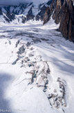 <center>De l'Aiguille du Midi (altitude 3777 m) à la Pointe Helbronner (altitude 3466 m).</center>