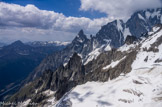 <center>Pointe Helbronner </center>Aiguille de Brenva devant et derrière Aiguille Noire de Peuterey, Aiguille Blanche de Peuterey.