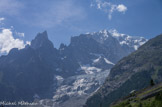 <center>Pontal d'Entrèves (1370 m).</center>Glacier de la Brenva. Aiguille Noire de Peuterey, Mont Blanc.