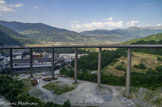 <center>Le Viaduc des Egratz</center>Zone de communication pour faciliter l'accès à la vallée de Chamonix, long de 2,5 km, il se compose de 3 tronçons en béton précontraint avec une trentaine de piles hautes de 18 m à 68 m.