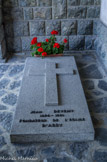 <center>Église Notre-Dame-de-Toute Grâce </center>Tombe de Jean Duverny.