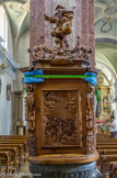 <center>Église paroissiale Saint-Pierre-et-Saint-Paul de Passy</center>Buffet baptismal. Daté du XVIIIe siècle, ce meuble en noyer a trois faces visibles. Le panneau central porte un bas-relief illustrant le baptême du Christ