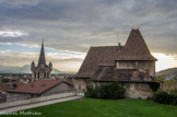 <center>Saint Marcellin. </center> Le château et le clocher de l'église paroissiale, de la fin du XVe siècle.