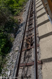 <center>Funiculaire de Saint-Hilaire-du-Touvet.</center> Le câble du funiculaire a un diamètre de 38 millimètres ; il est composé de six torons constitués chacun de 19 fils, soit au total de 114 fils. Les torons sont enroulés autour de l’âme du câble, qui leur sert de support en empêchant l’abrasion entre eux. La résistance du câble tracteur est équivalente à 14 fois le poids de chaque voiture.