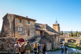 <center>Jouques.</center> Hameau de la Roque. Son nom vient d'un peintre, Jean Roque.