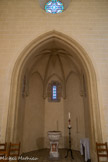 <center>Jouques.</center> Eglise Saint Pierre. Baptistère néo-gothique (1872).