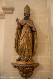 <center>Jouques.</center> Eglise Saint Pierre. Statue de Saint Maximin. Bois doré, XIIIe siècle.