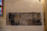 <center>Jouques.</center> Eglise Saint Pierre. Litre funéraire, avec le blason des d'Arbaud. C'est une bande noire posée à l'intérieur et parfois même à l'extérieur d'une église pour honorer un défunt.