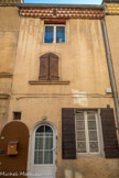 <center>Jouques.</center> La Rue Grande. Maison commune.