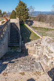 <center>Domaine d'Arnajon.</center> Escaliers qui mènent au verger.