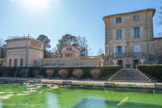 <center>Domaine d'Arnajon.</center> Jacques Blanc fait faillite en 1689. A partir de 1692, Louise d’Hugoleny, puis son fils Jean-Baptiste Prosper Le Blanc de Castillon vont achever les grands travaux lancés par Jacques : aplanissement du verger, développement du potager et des jardins du parc, …