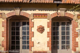 <center>Domaine d'Arnajon.</center> Au décès de Prosper Le Blanc de Castillon en 1828, Arnajon fait l’objet d’une adjudication remportée en 1833 par Pierre François de Solliers, avocat, avoué à la ville de Marseille. L’apport principal de la famille de Solliers sur les différents bâtis vont avoir lieu au XIXè siècle sous la forme de fabriques et petits bâtiments à usage agricole construits à l’ouest du château, à proximité de la ferme. Ici, les anciens lavoirs.