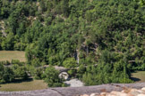 <center>Brantes</center> Pont à une arche qui enjambe le Toulourenc. 13e s. De style « romain ».