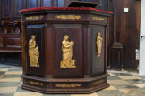 <center>Buis-les-Baronnies. Eglise Notre-Dame-de-Nazareth (XIIIe - XIXe siècle) 
</center> Saint Mathieu, saint Luc, le Christ.