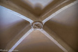 <center>Buis-les-Baronnies. Eglise Notre-Dame-de-Nazareth (XIIIe - XIXe siècle) 
</center> L’Agnus Dei à l’origine était doré à l’or fin. Il  symbolise la Résurrection.