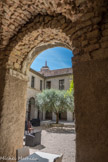 <center>Buis-les-Baronnies. Couvent des Dominicains</center> Le cloitre.