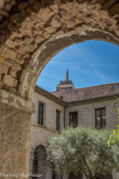 <center>Buis-les-Baronnies. Eglise Notre-Dame-de-Nazareth (XIIIe - XIXe siècle) 
</center> La statue de la Vierge, ajoutée en 1875, domine le clocher et la cité (vue du couvent des Dominicains).