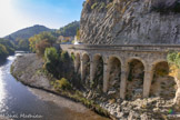 <center><center>Vaison-la-Romaine : le pont romain. </center></center>